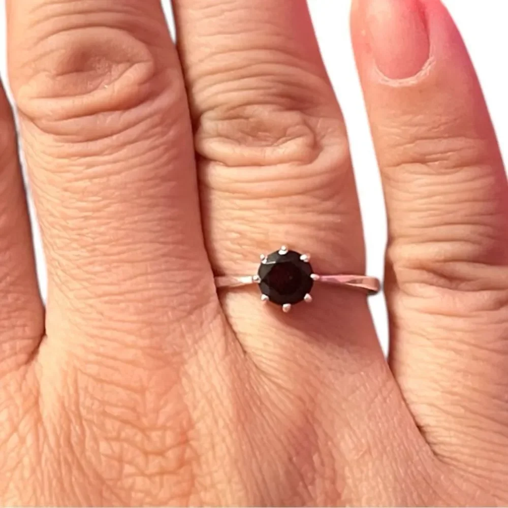 Artisan Sterling Silver Garnet Solitaire Prong Set Ring Size 7